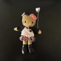 دمية وميدالية هيلو كيتي ستايل | Hello Kitty