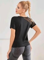 بلوزة رياضية ناعمة ومريحة