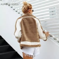 جاكيت راقي من الفرو من Simplee