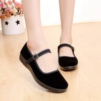 خفيفة ، أنيقة ، بسيطة حذاء نسائي ناااعم ولطيف