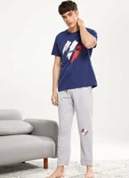 بجامة رجالي ناعمه ومريحه .