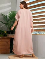 ثوب انيق وناعم بقصة مريحة وبسيطة ،