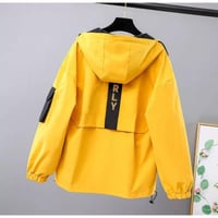 جاكيت انيق بتفاصيل مميزة وناعمة ،