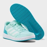 حذاء رياضي من أديداس