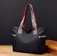 حقيبة انيقة وجذابة بسعة رائعة ،