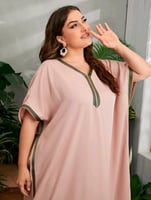 ثوب انيق وناعم بقصة مريحة وبسيطة ،