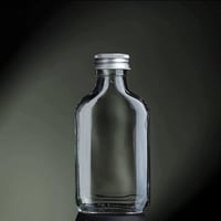 زجاجات للمشروبات والكثير من الإستخدامات بعدة احجام...