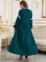 عبايه أو ( كيمونو طويل ) بتصميم أنيق .