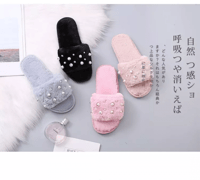 شبشب أنيق مزين باللؤلؤ ،