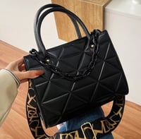 حقيبة يد وكتف جميلة بتصميم عصري ،