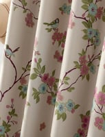 ستارة مشجرة بالأزهار ،