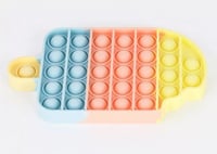 لعبة الفقاعات البوب بشكل الآيسكريم .