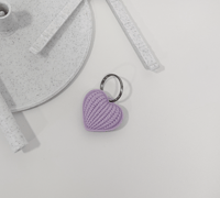 ميدالية قلب بطابع كروشيه -بلاستك صلب