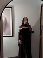 فستان بني دانتيل مع وشاح