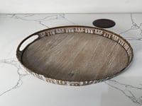 صينية تقديم خشبية دائرية بنقوش فاخرة