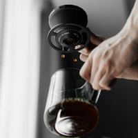 قمع قهوة MHW-3BOMBER Meteorite – قاعدة مسطّحة بزاو...