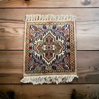 قطعة سجاد كشميري صناعة يدوي 30*30 تقريبا