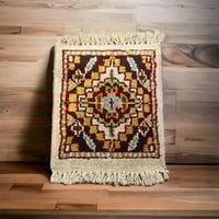 قطعة سجاد كشميري صناعة يدوي 30*30 تقريبا