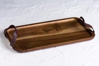 صحن تقديم خشبي بمسكتين من الجلد لتقديم القهوة | 35...