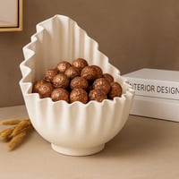 صحن تقديم للحلويات ومأكولات الضيافة بتصميم مميز