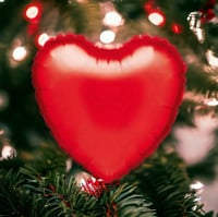 بالون لامع من رقائق الالومنيوم شكل قلب احمر للحفلا...