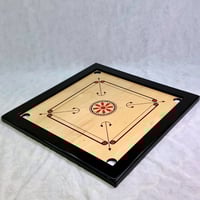 كيرم خشبي بدون أرجل