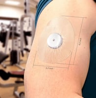 لاصق Fixic شفاف بيضاوي الشكل