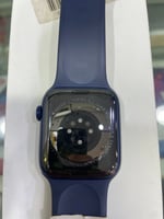 ساعة ابل 6 مقاس 44 لون ازرق مستخدمة نظيييفه فيها د...