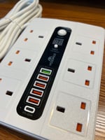 توصيلة 6في6 تحتوي على 6مخارج كهرباء و5منافذ شحن ذك...