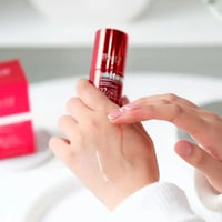 سيروم لتبييض ومعالجة البقع الداكنة من ذا إلف 02 -1...