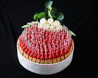 صينية للمناسبات مزينة بالورد كيكة العسل الشيشانيه...