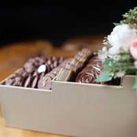 بوكس الفخامة ( صينية مدرجة - 1 كجم شوكولاتة )