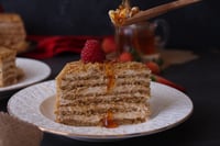 كيكة العسل الروسية ( كبيرة )