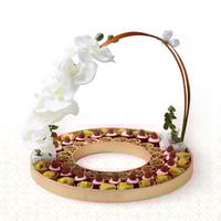 صينية خشب تارت منوع مزينة بالورود 56 قطعة