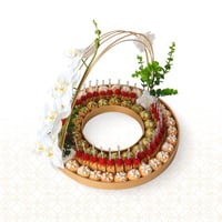 صينية خشب دائريه حلا فرنسي مزينة بالورود 78 قطعة