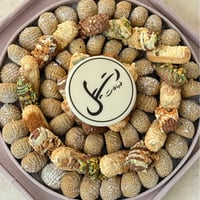 بوكس الاناقة ( معمول و بيتيفور )