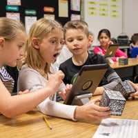 مكعب الواقع المعزز Merge cube