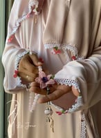 شرشف صلاة لف وردي فاتح مزين بالكروشيه و الورد