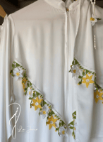 شرشف صلاة سستة سحاب أبيض وكروشيه فاخر ورود