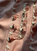 شرشف صلاة لف وردي على خربزي بالكروشيه و الورد الاو...