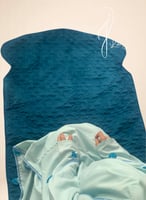 شرشف صلاة لف ازرق مزين بالكروشبه الفاخر