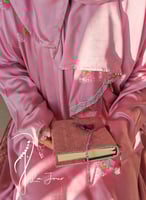 شرشف صلاة لف وردي مزين بالاويا الفاخر من لاجور