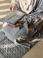 شرشف صلاة لف رسم باتيك رمادي من لاجور