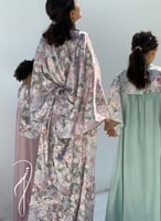 فستان حرير للأطفال بورود