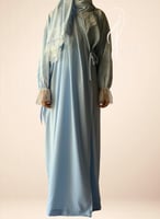 شرشف مرد سماوي ازرق دانتيل طرحة مثبتة.