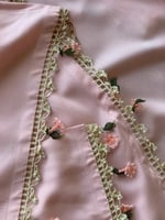 شرشف صلاة لف وردي على خربزي بالكروشيه و الورد الاو...