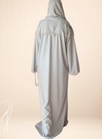 شرشف صلاة سستة رمادى فاتح مزين بالكروشيه اليدوي فخ...