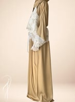 شرشف صلاة سستة دانتيل حزام بيج على زيتي