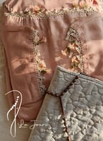 شرشف صلاة لف ستان بني فاتح بالورد الاويا الفاخر من...