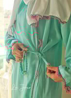 شرشف صلاة لف قطن بارد أخضر مزين بكروشيه بنك وأخضر